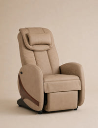 Fauteuil de massage Kin Relax de Supra France, coloris champagne avec insert bois, scan corporel et position zéro gravité, vue de trois-quarts